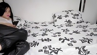 Amateur Teen Gets A Homemade Rimjob And Becomes A Good Girl