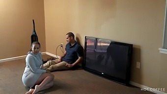 Homemade Video Of A Latina Wife'S Infidelity With A Cable Guy During Her Husband'S Absence