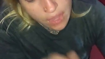 Give A Deep Throat Blowjob To Explode On Her Beautiful Face
